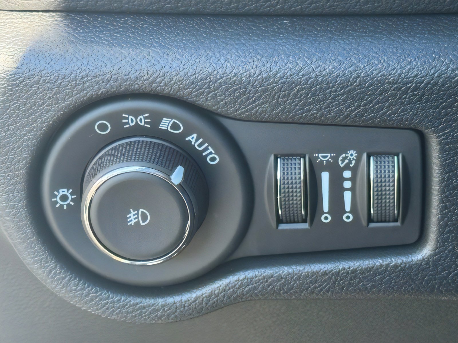 New 2026 Chrysler Pacifica Select image 24