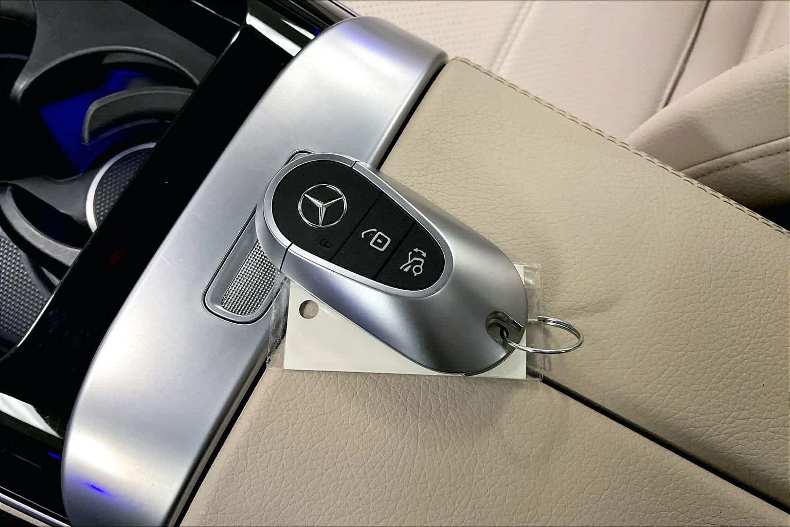 Used 2024 Mercedes-Benz GLC 300 4MATIC image 15
