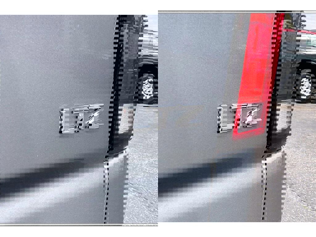 Used 2025 Chevrolet Silverado 3500 LTZ image 9