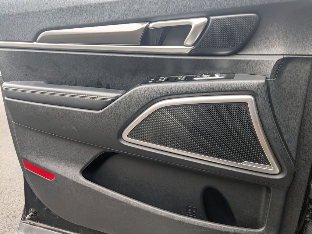 Used 2025 Kia Telluride S image 11