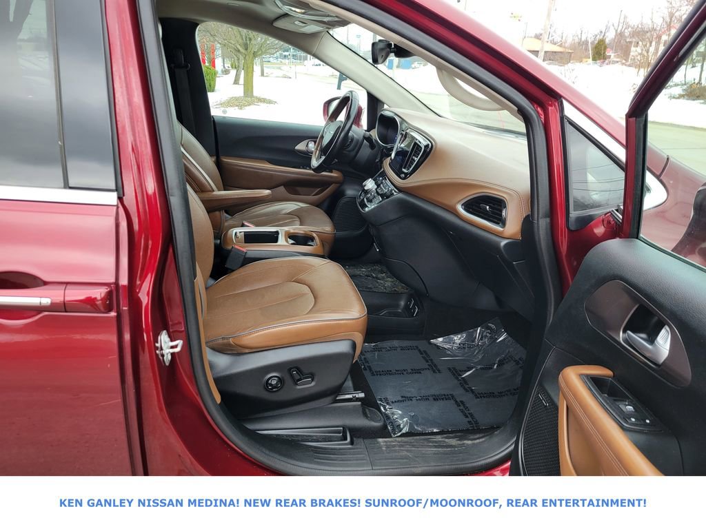 Used 2017 Chrysler Pacifica Limited image 52
