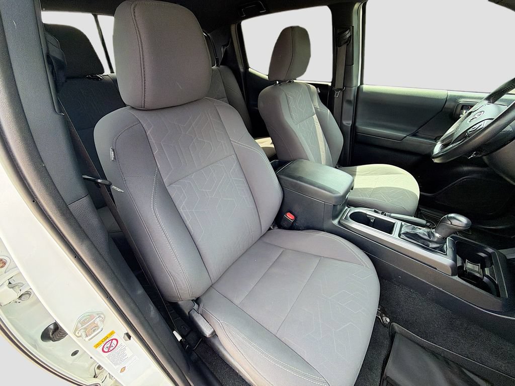 Used 2018 Toyota Tacoma TRD Off-Road AWD/4WD image 29