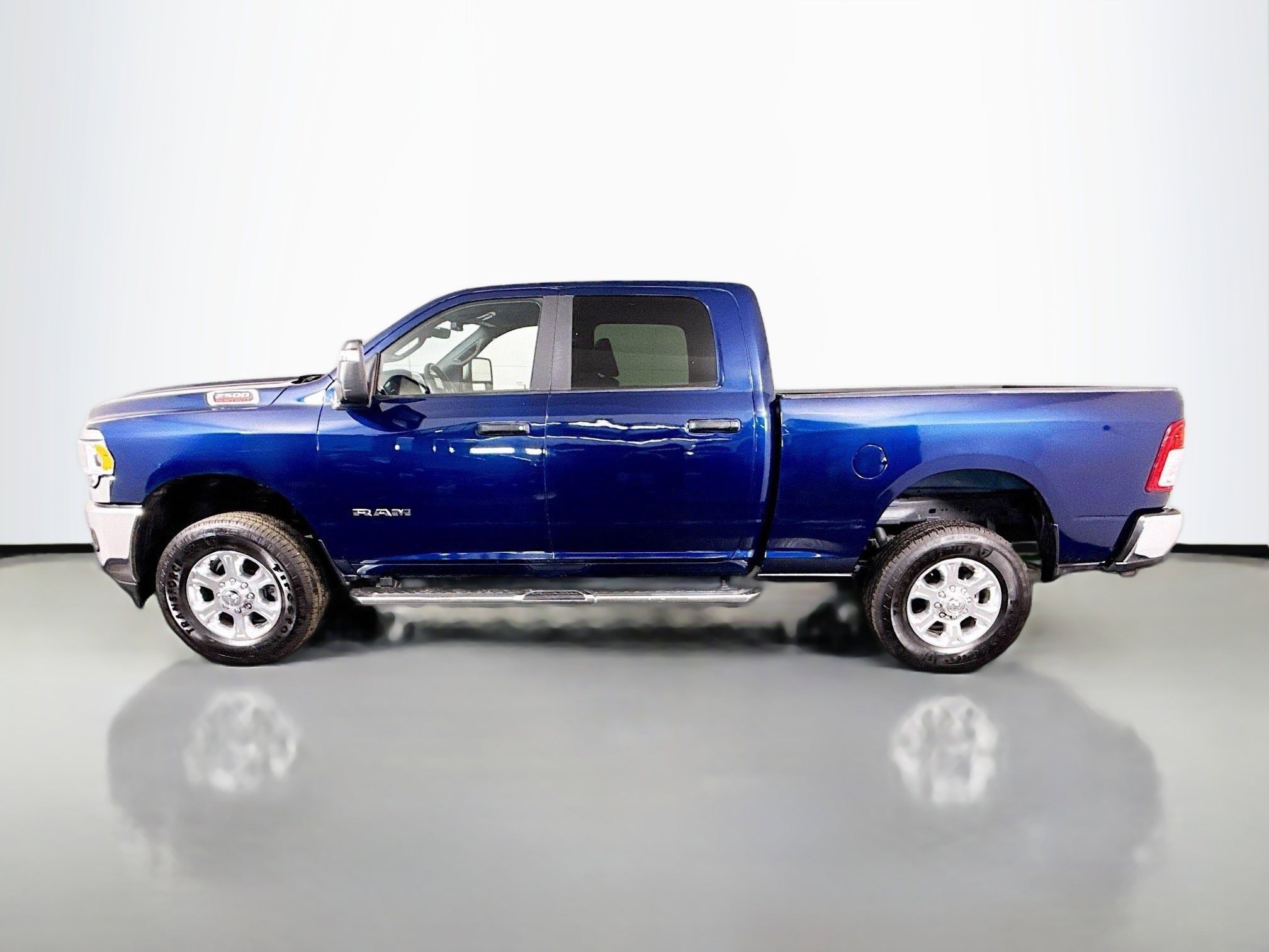 Used 2024 RAM 2500 Big Horn w/ Bed Utility Group image 6