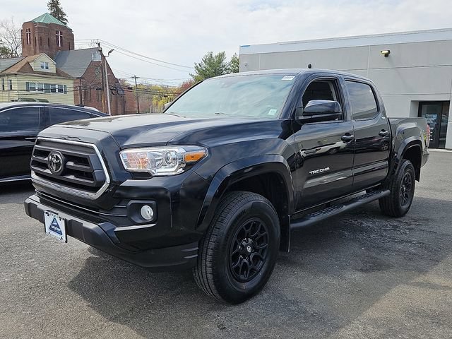 Used 2021 Toyota Tacoma SR5 AWD/4WD image 3