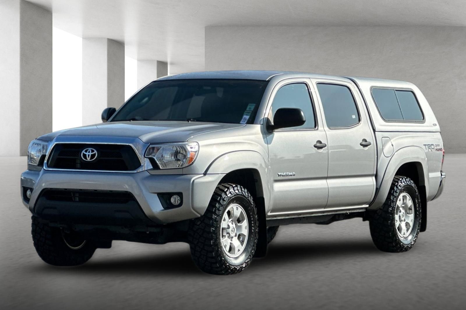 Used 2015 Toyota Tacoma 4x4 Double Cab w/ TRD Off-Road Package image 8