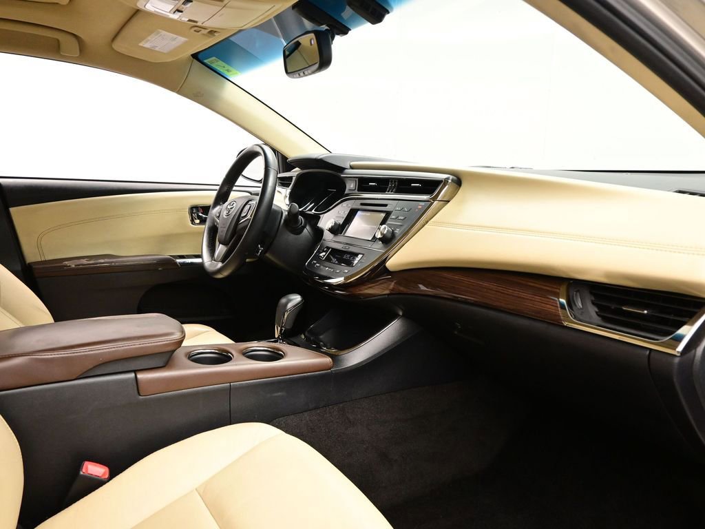 Used 2013 Toyota Avalon Limited image 10