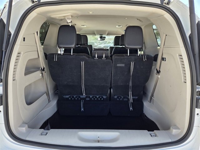 Certified 2023 Chrysler Pacifica Touring-L image 9