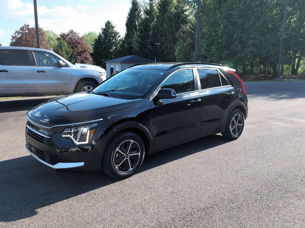 Used 2023 Kia Niro EX FWD image 21