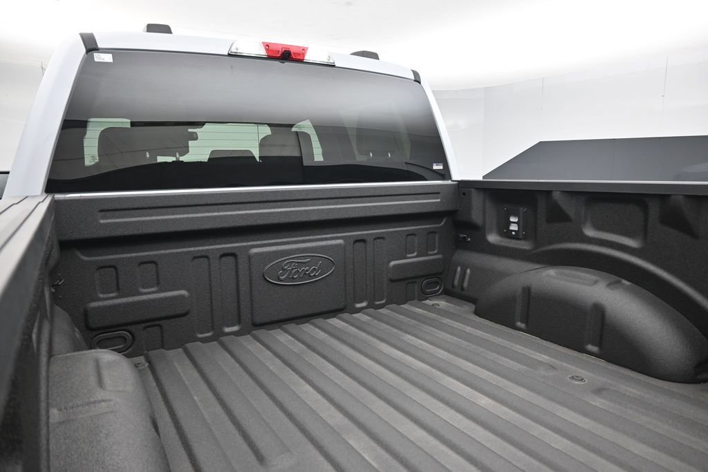 New 2025 Ford F150 Lightning Flash AWD/4WD image 21