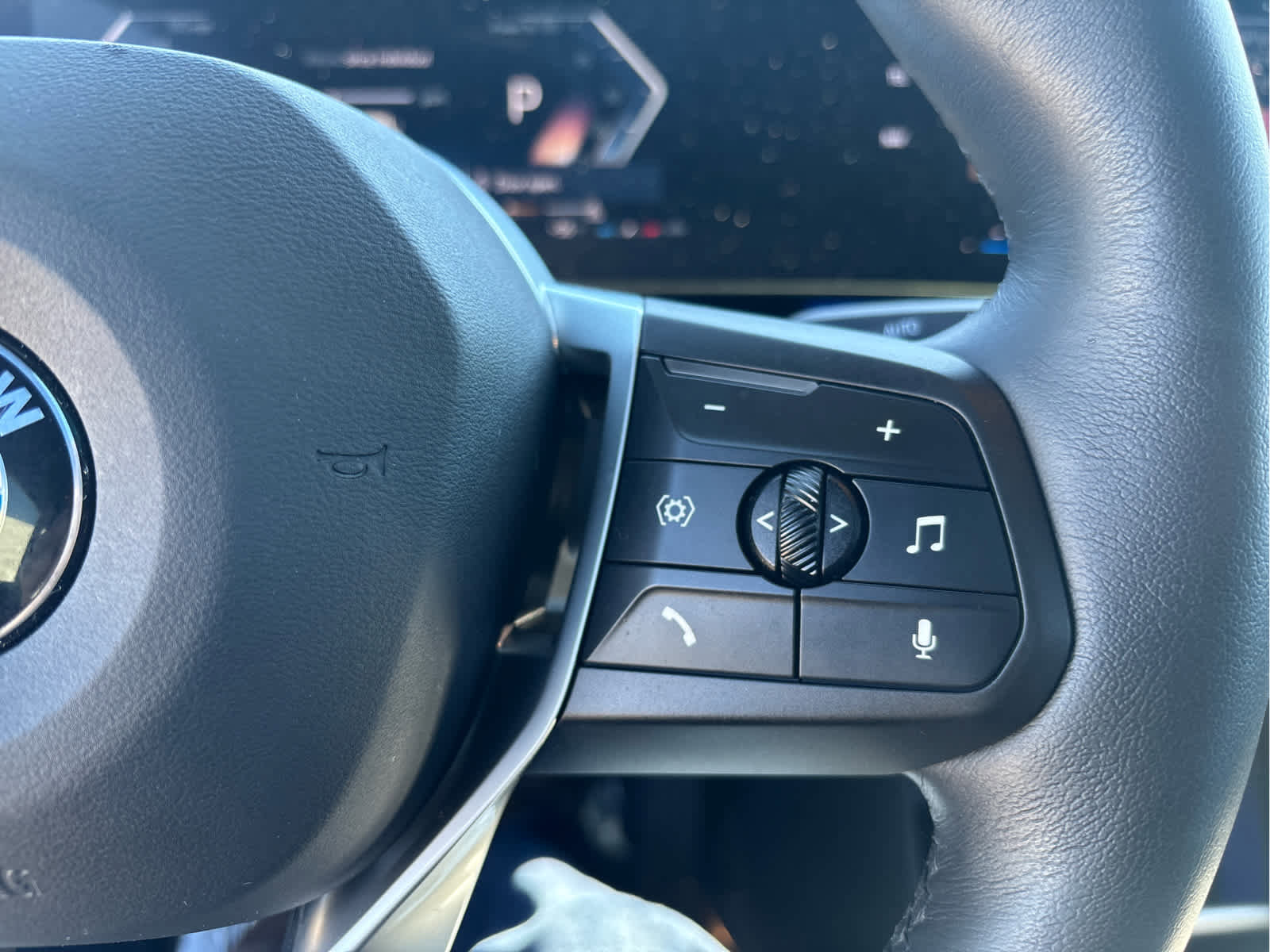 Used 2026 BMW X2 xDrive28i image 14