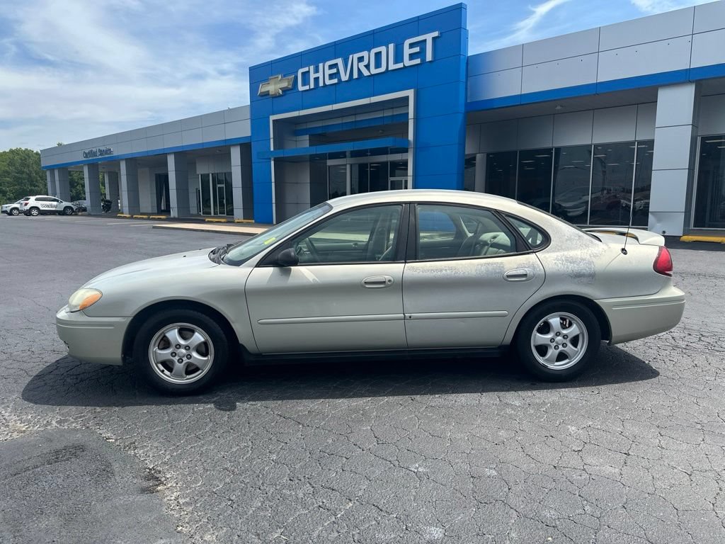 Used 2006 Ford Taurus SE FWD image 4