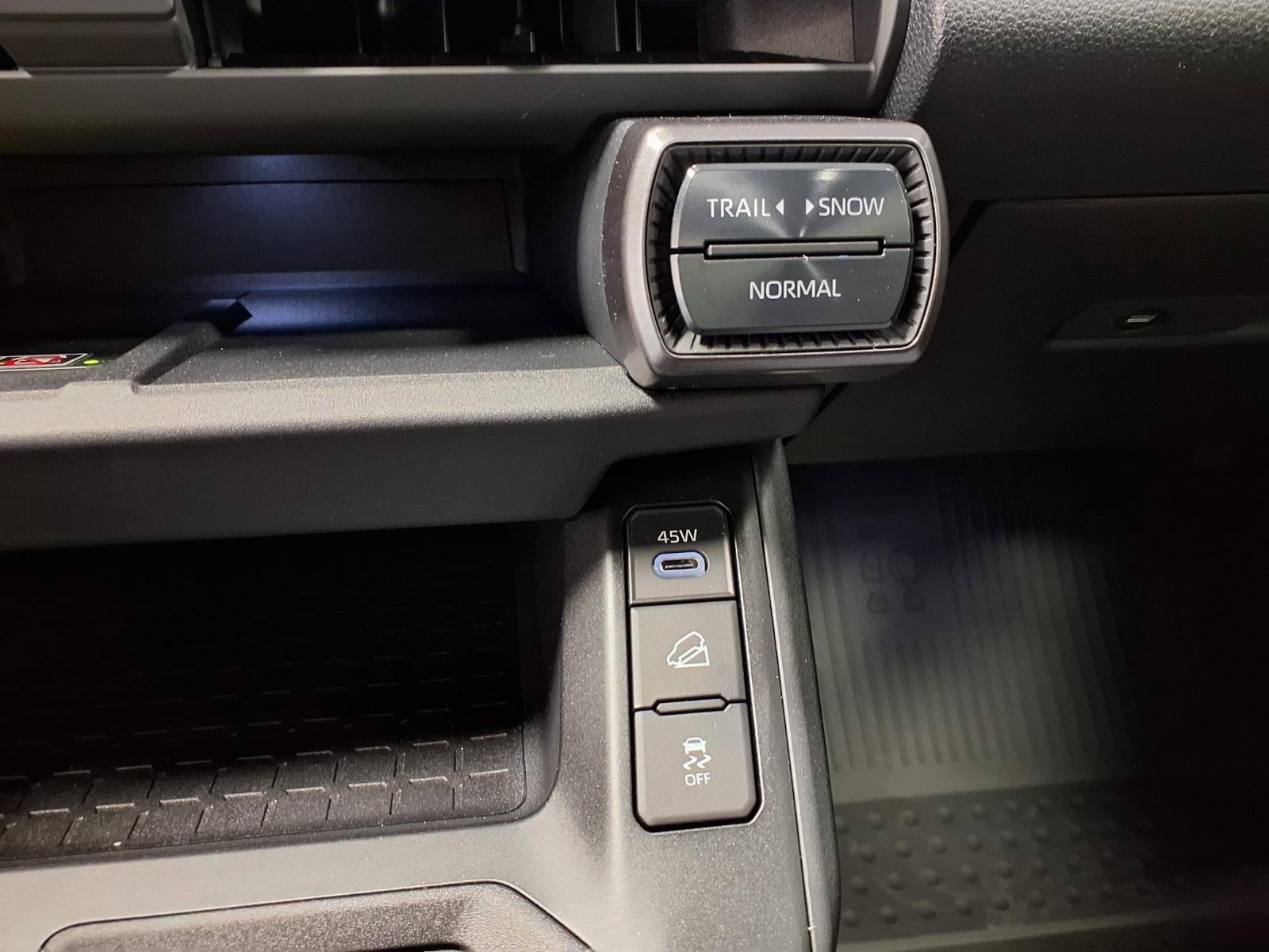 New 2026 Toyota RAV4 XSE AWD/4WD image 15