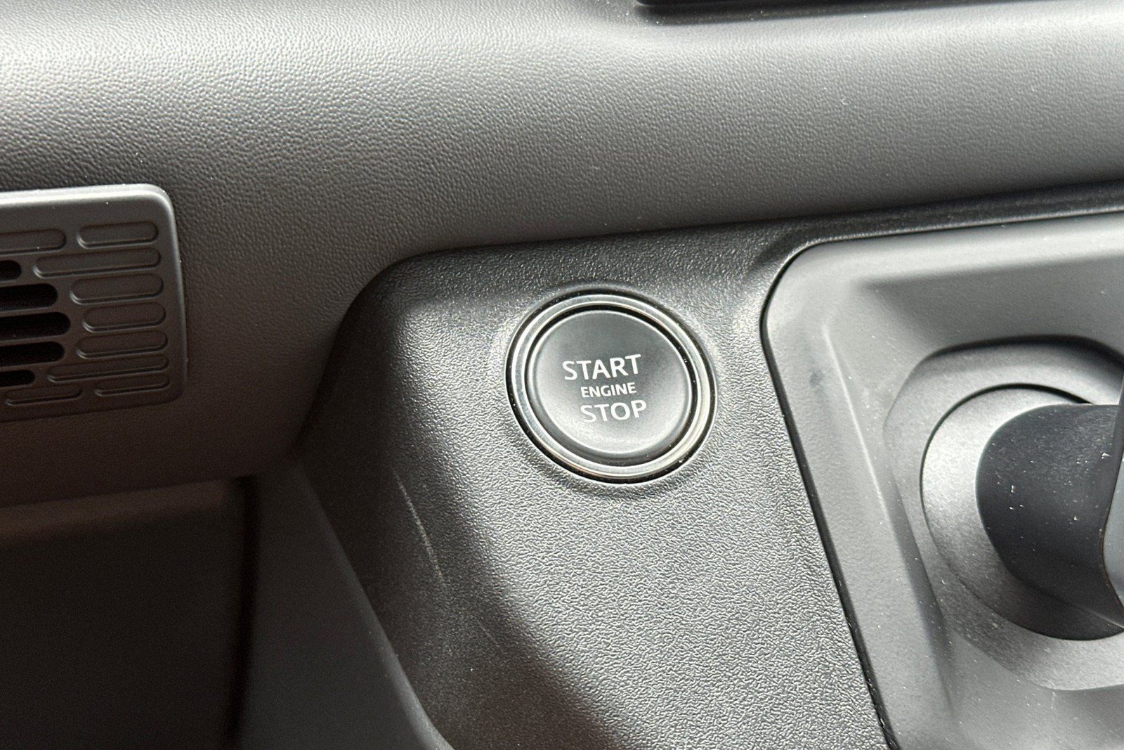 Certified 2024 Land Rover Defender 130 X-Dynamic SE AWD/4WD image 16