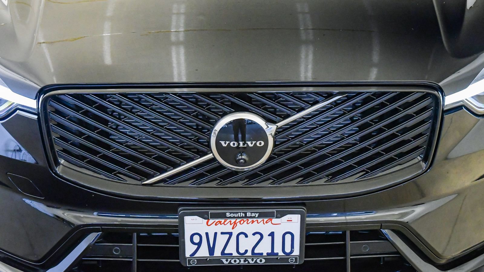Certified 2026 Volvo XC60 B5 Plus w/ Protection Package Premier AWD/4WD image 8