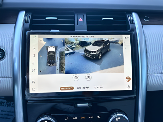 Certified 2025 Land Rover Discovery Dynamic SE AWD/4WD image 24