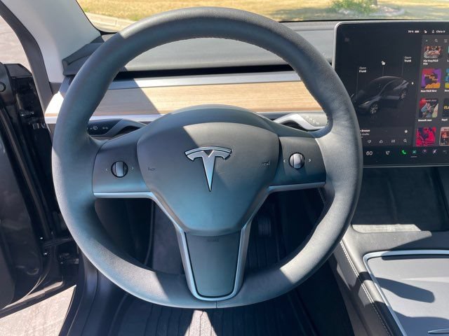Used 2024 Tesla Model Y Long Range AWD/4WD image 11