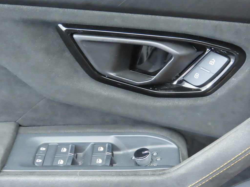 Used 2024 Lamborghini Urus Performante image 24