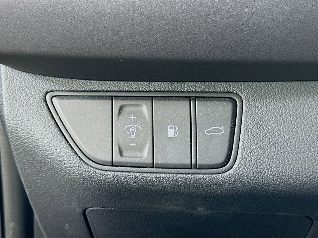 Used 2023 Genesis G70 2.0T w/ Sport Prestige Package image 22