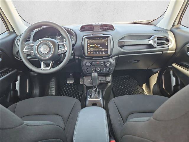 Used 2023 Jeep Renegade Latitude AWD/4WD image 17