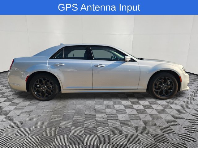 Used 2023 Chrysler 300 Touring L w/ Popular Equipment Group AWD/4WD image 4