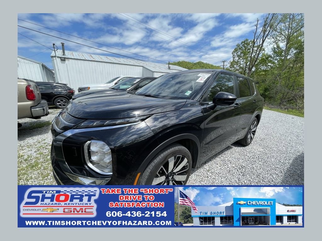 Used 2025 Mitsubishi Outlander AWD image 1