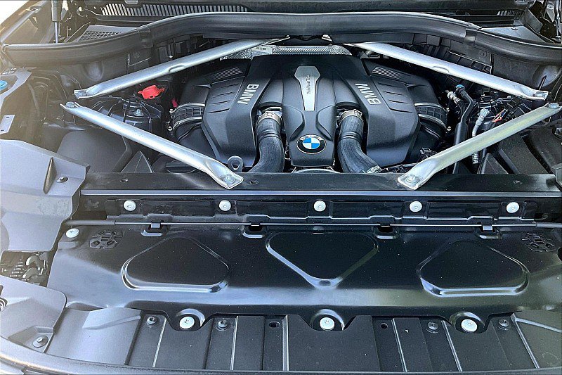 Used 2019 BMW X5 xDrive50i w/ M Sport Package AWD/4WD image 9