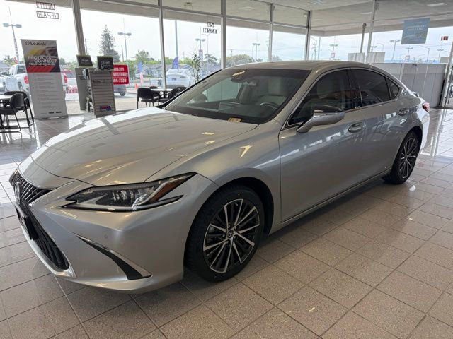 Used 2022 Lexus ES 300h w/ Premium Package image 6