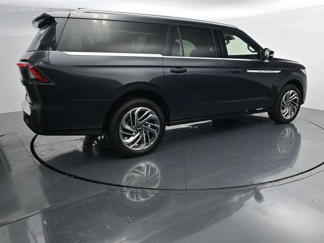 Used 2025 Lincoln Navigator L Reserve AWD/4WD image 10