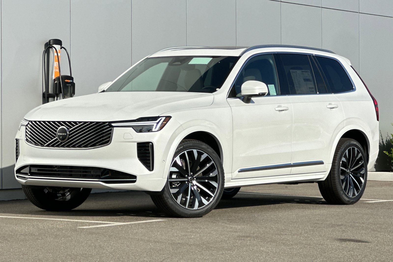 New 2026 Volvo XC90 B6 Plus w/ Protection Package Premier image 1