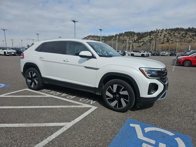 Used 2024 Volkswagen Atlas Cross Sport SEL image 2