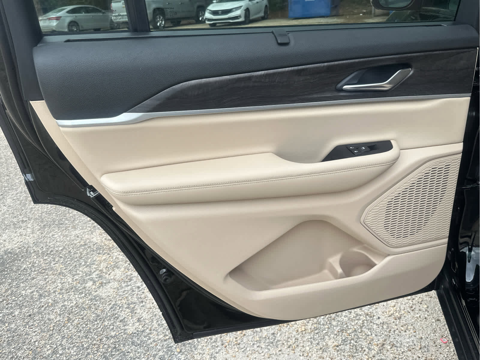 New 2025 Jeep Grand Cherokee L Limited w/ Luxury Tech Group II image 50