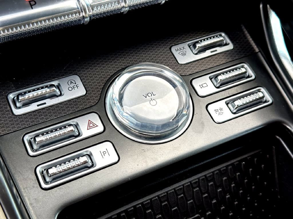 Used 2024 Lincoln Nautilus Premier AWD/4WD image 22