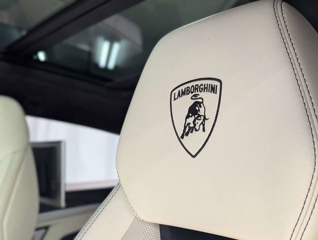 Used 2019 Lamborghini Urus image 32