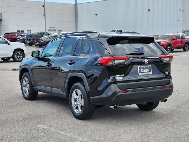 Used 2023 Toyota RAV4 XLE AWD/4WD image 5