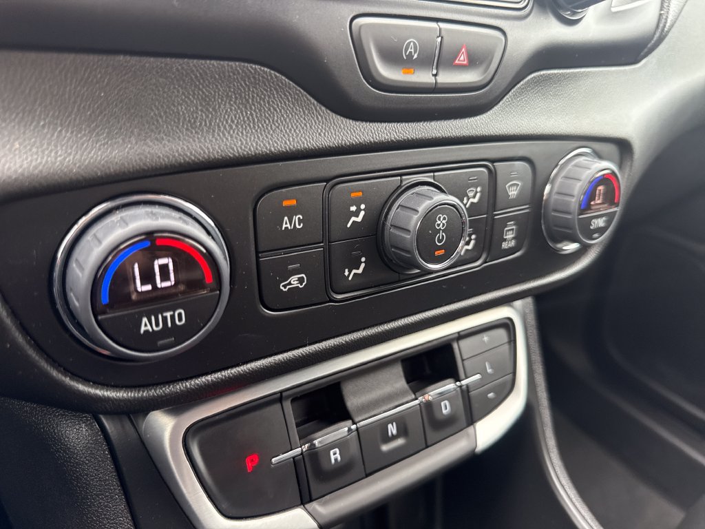 Certified 2023 GMC Terrain SLT w/ Elevation Edition FWD image 25