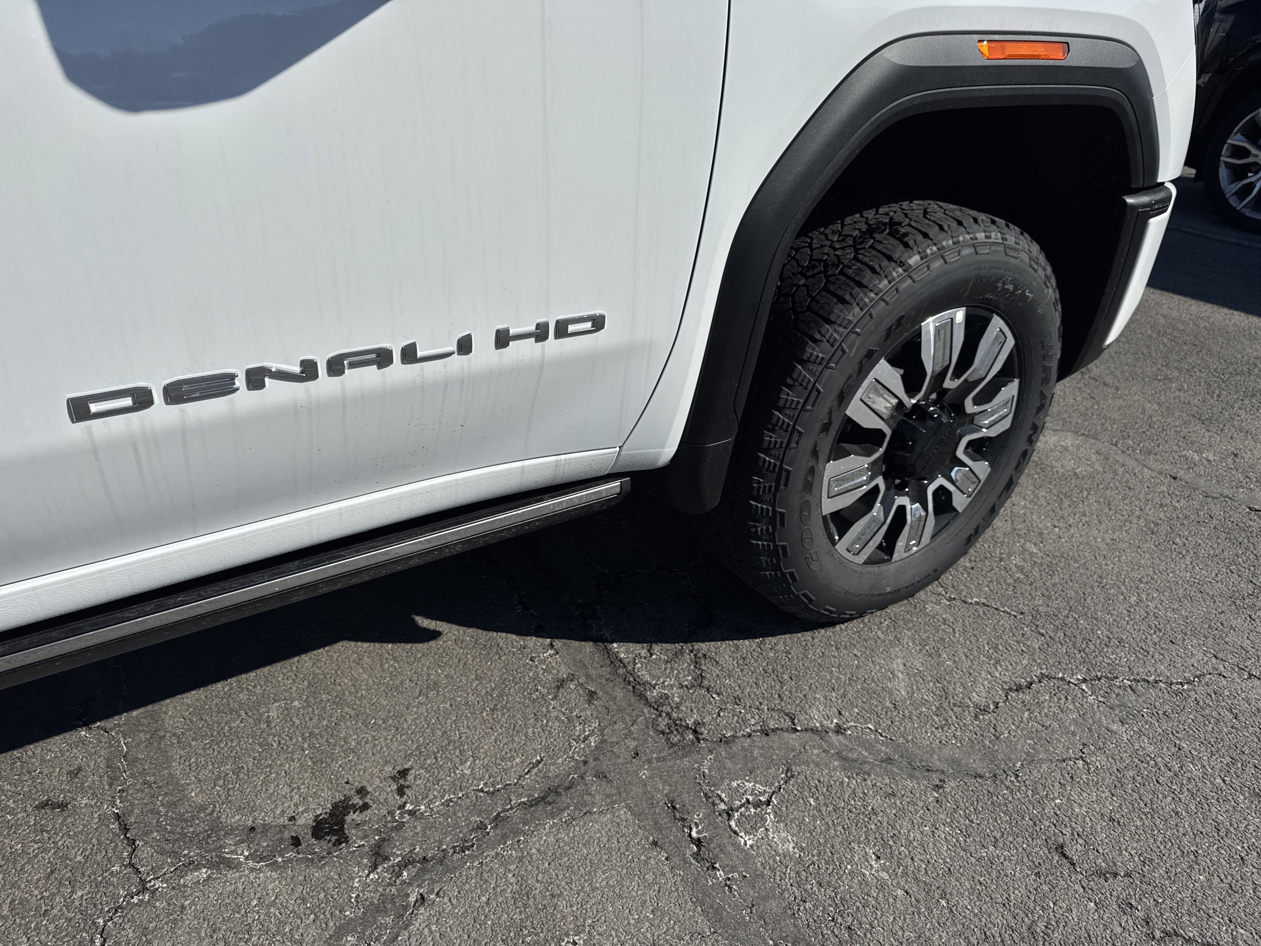 New 2026 GMC Sierra 2500 Denali w/ Denali Reserve Package image 6