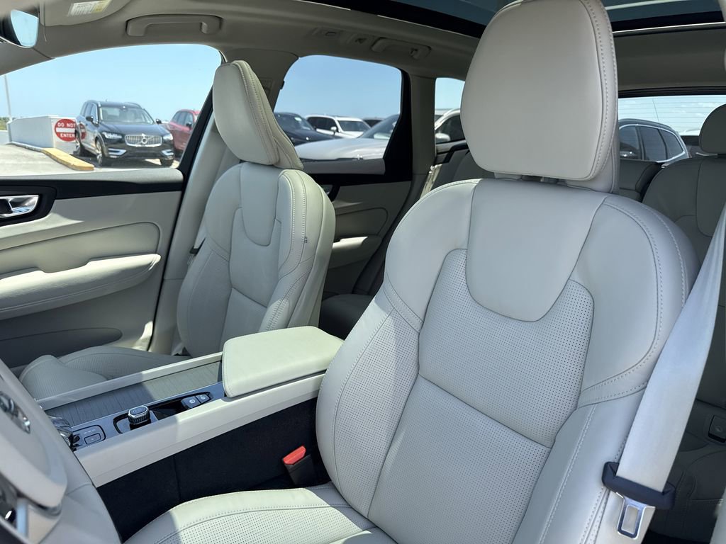 New 2025 Volvo XC60 T8 Ultra w/ Protection Package Premier image 10