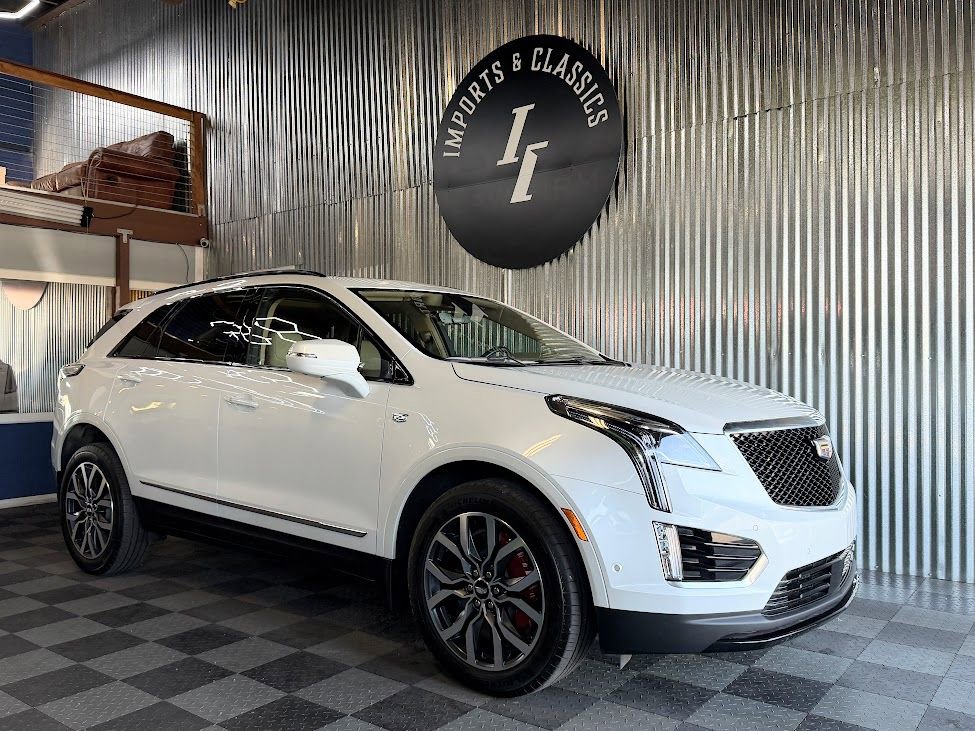 Used 2022 Cadillac XT5 Sportv w/ Platinum Package AWD/4WD image 2