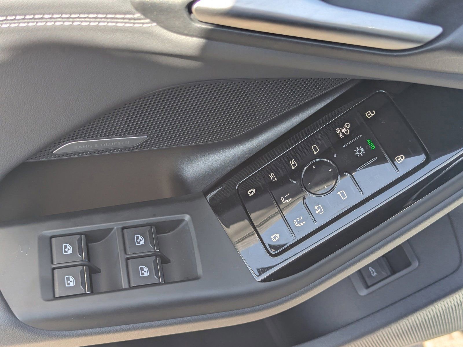 Used 2025 Audi A6 e-tron Prestige w/ Black Warm Weather Package image 25