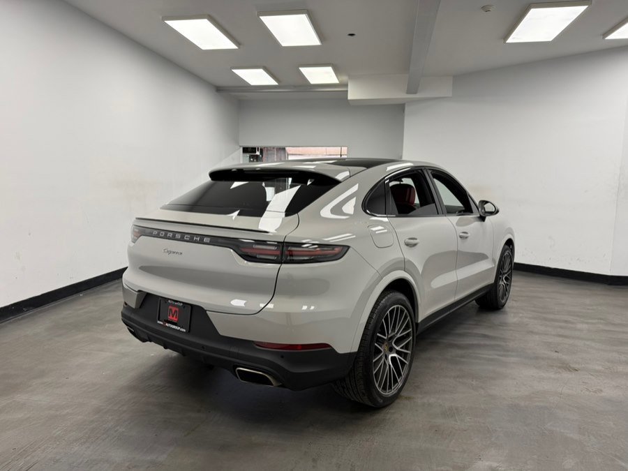 Used 2022 Porsche Cayenne Coupe AWD/4WD image 8