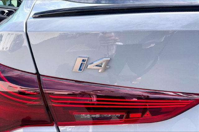 Used 2025 BMW i4 eDrive40 w/ M Sport Package RWD image 9