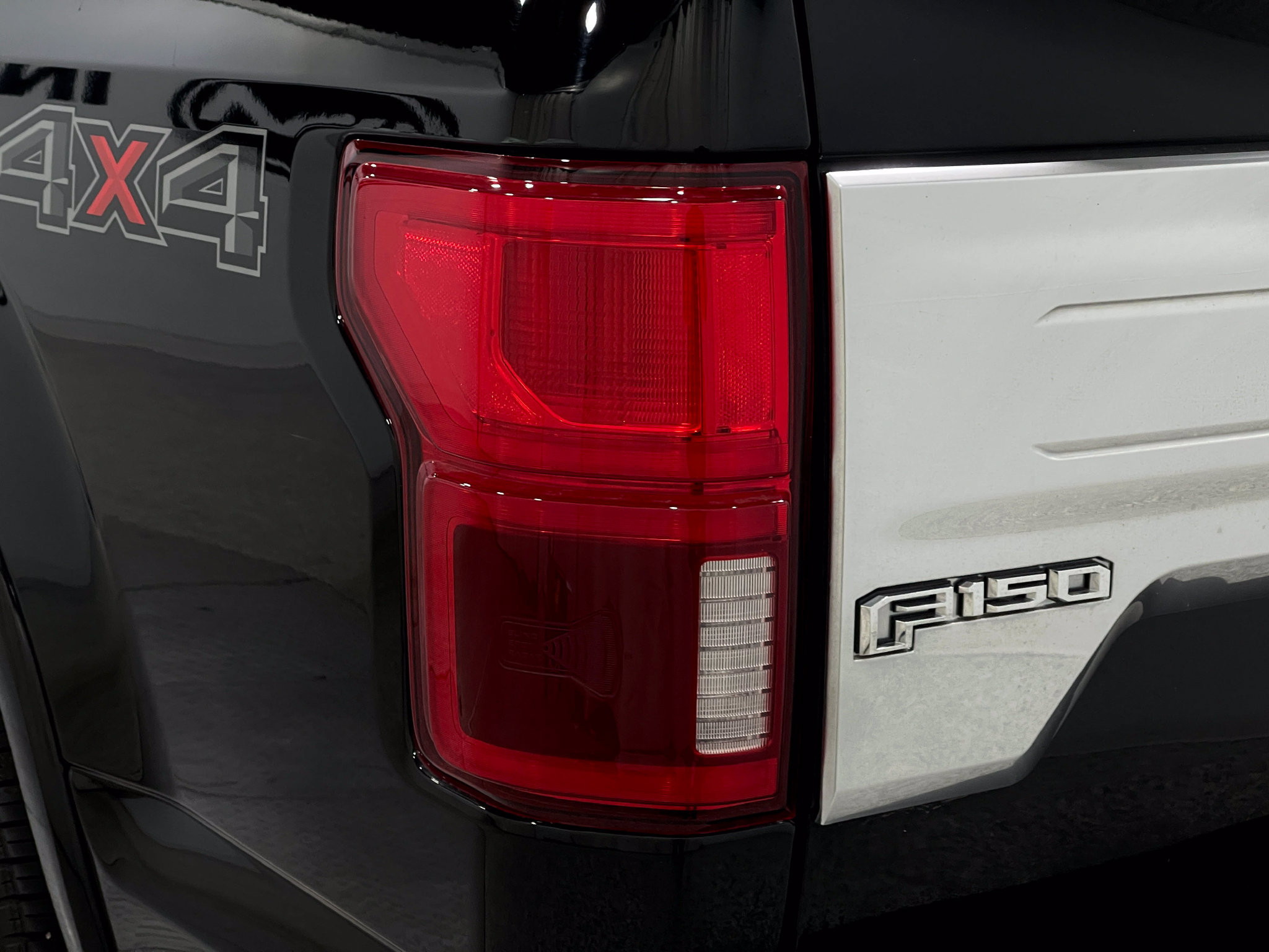 Used 2018 Ford F150 Platinum w/ Equipment Group 701A Luxury AWD/4WD image 37
