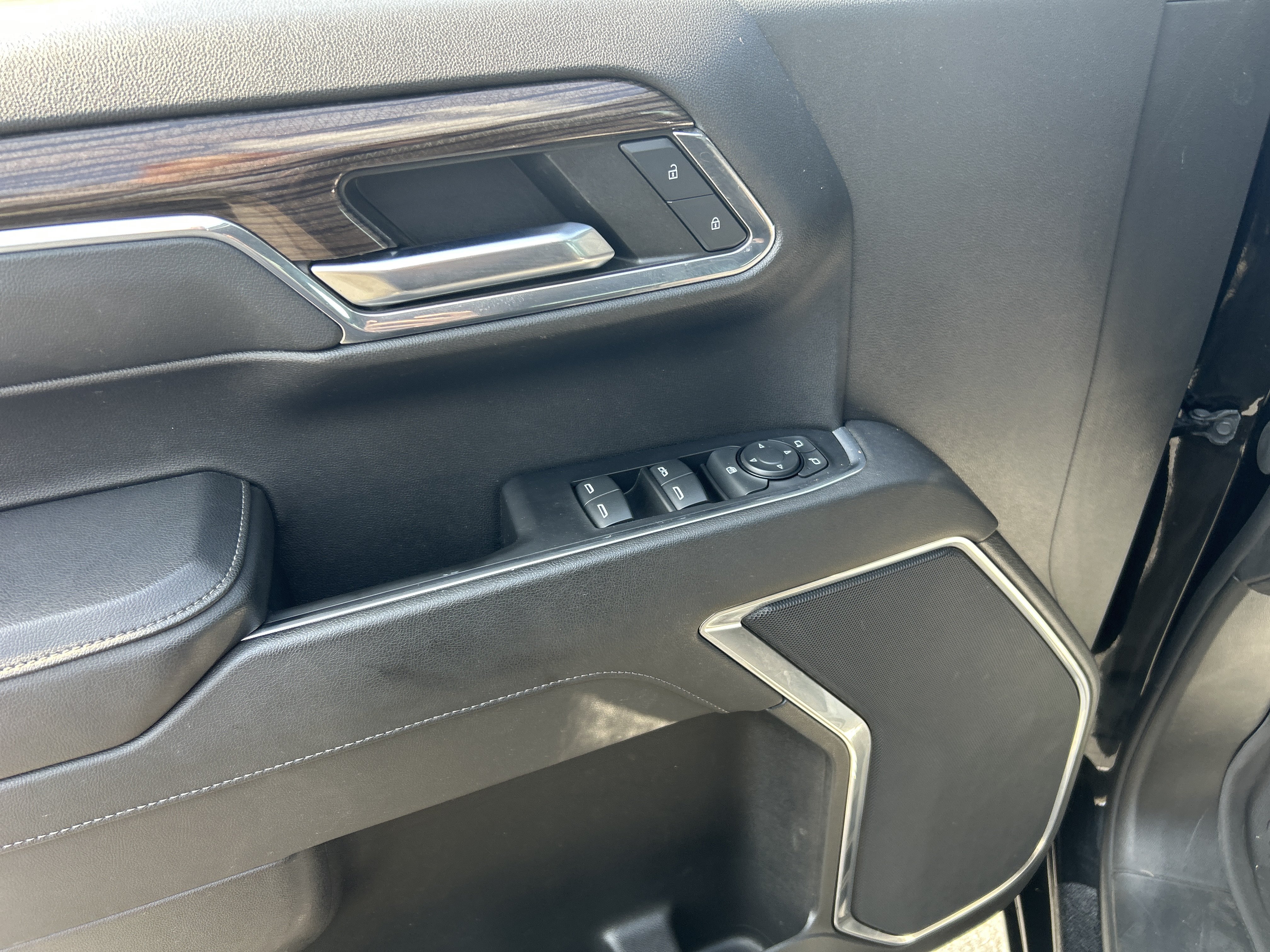 Used 2023 Chevrolet Silverado 1500 LT AWD/4WD image 18