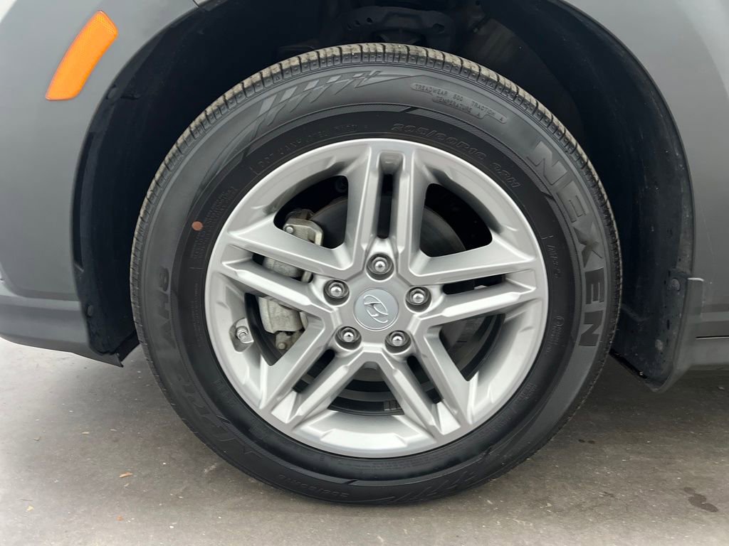 Used 2023 Hyundai Kona SE image 29