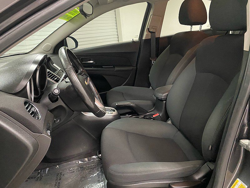 Used 2011 Chevrolet Cruze LT image 9