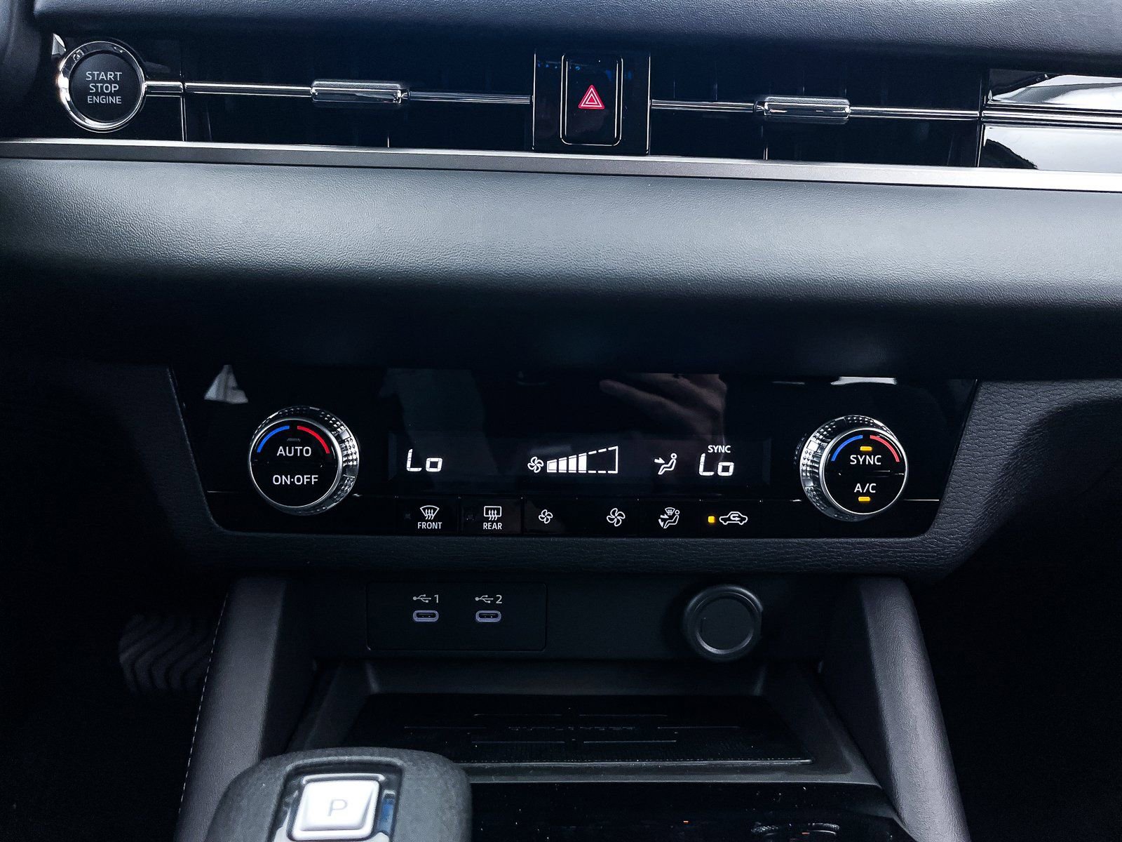 New 2025 Mitsubishi Outlander ES image 16