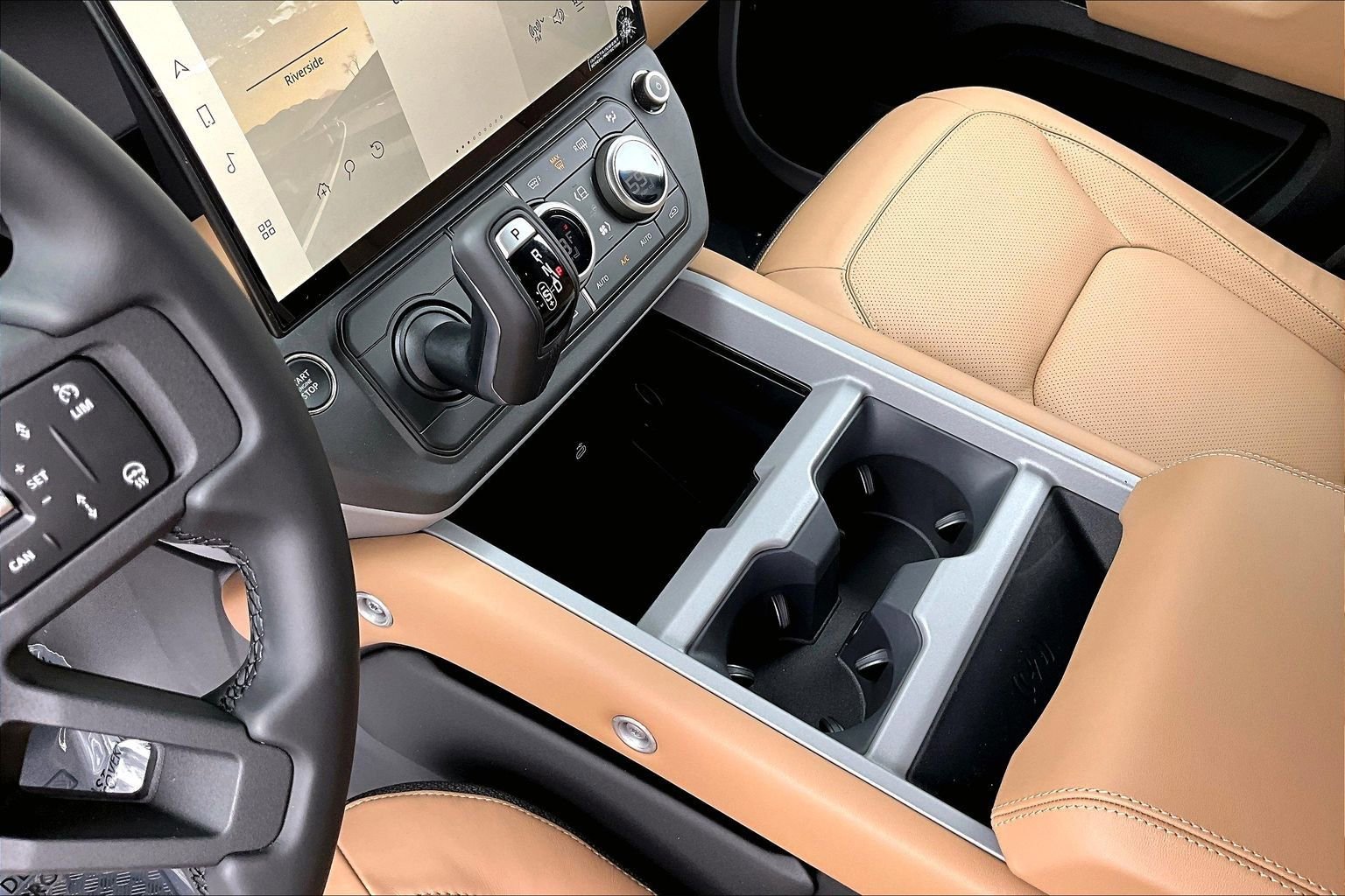 New 2026 Land Rover Defender 110 V8 AWD/4WD image 8