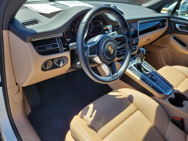 Certified 2020 Porsche Macan AWD/4WD image 22