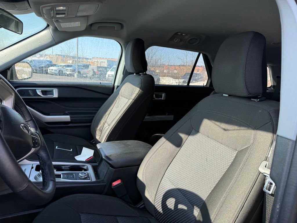 Used 2022 Ford Explorer XLT image 5