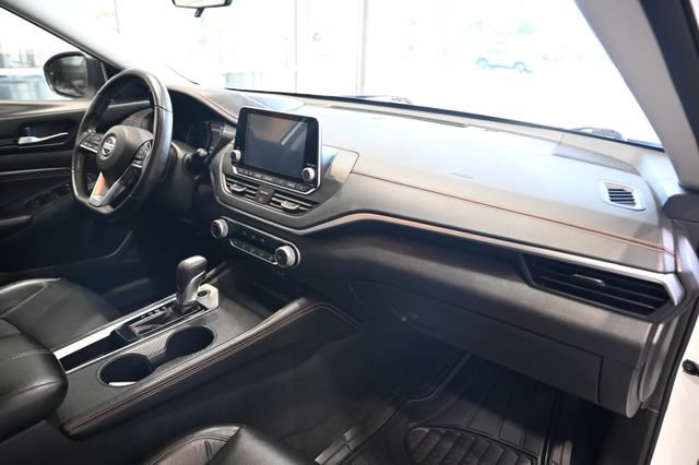 Used 2020 Nissan Altima 2.5 SR FWD image 12